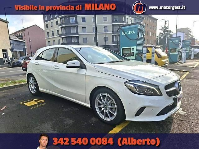 Bianco Usata 2017 Mercedes A180 Tre volumi | 16.990 € (Buon prezzo) - Immagine 1/4
