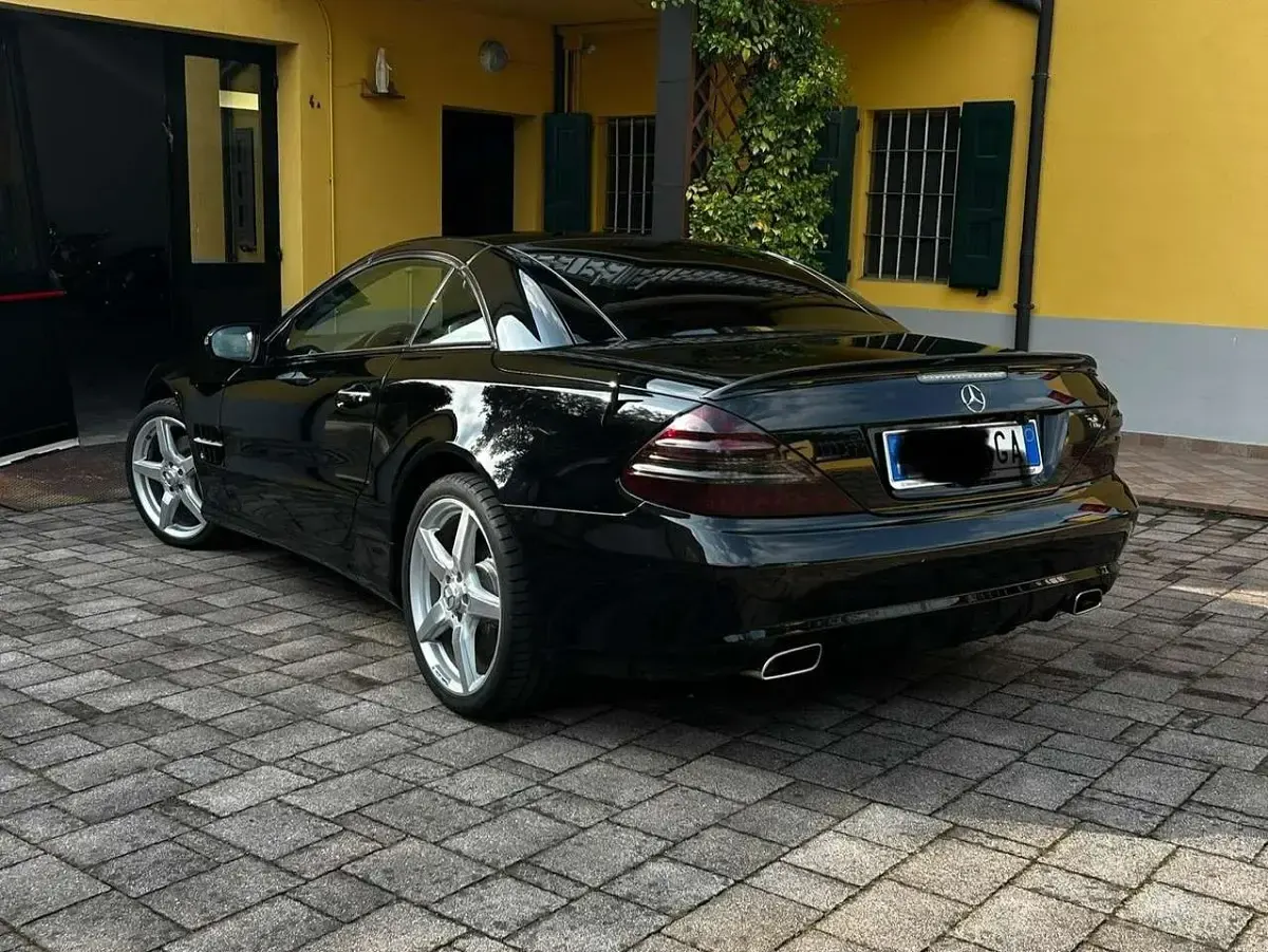 Usata Mercedes SL350 315 CV (231 kW) 2010 Nero Cabrio