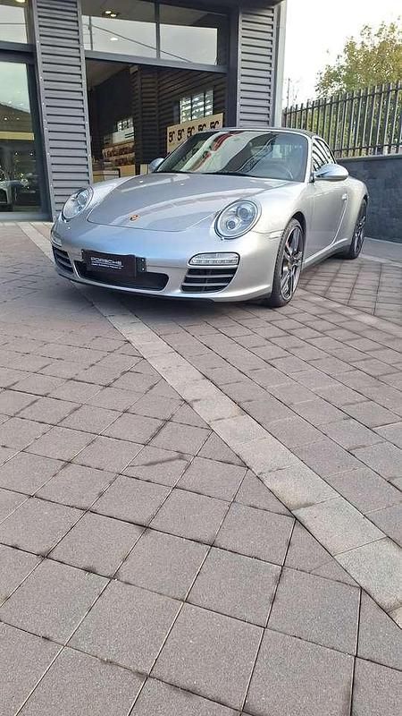 Usata Porsche 911 Carrera 4S Cabriolet 385 CV (283 kW) 2011 Argento metallizzato Cabrio