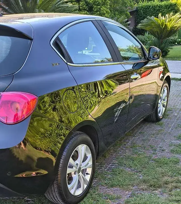 Usata Alfa Romeo Giulietta Distinctive 105 CV (77 kW) 2013 Nero Utilitaria