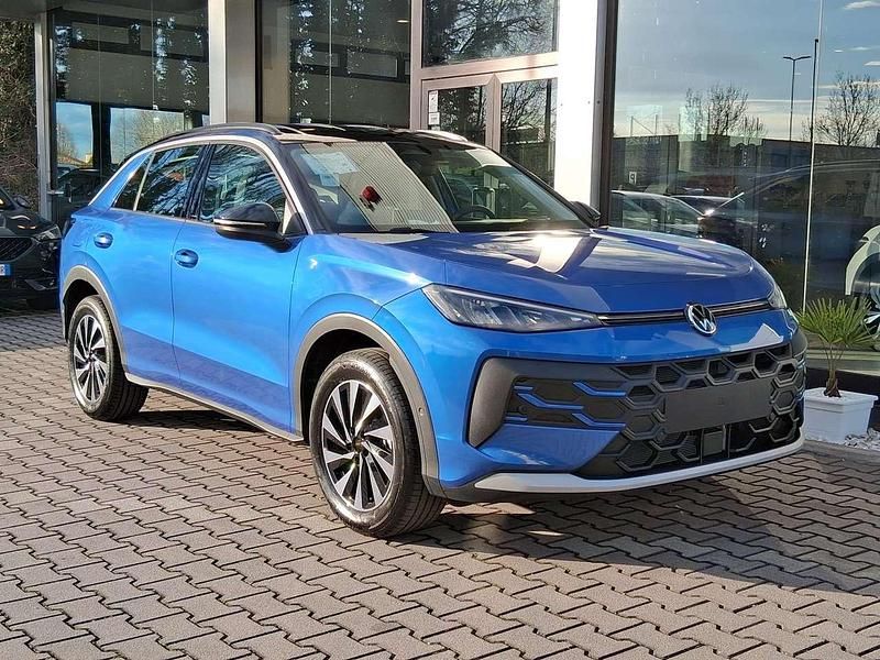 Nuova VW T-Roc Life 116 CV (85 kW) 2026 Celestial blue tetto nero SUV