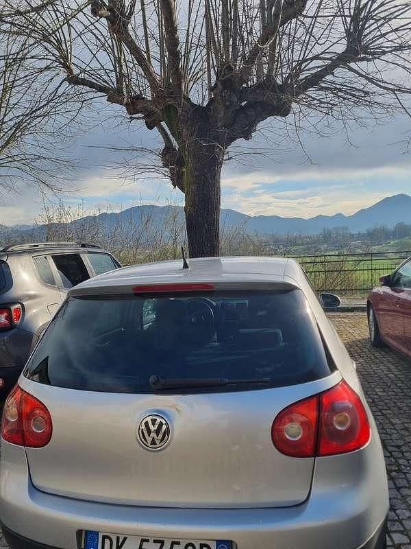 Usata VW Golf V Sportline 105 CV (77 kW) 2007 Berlina