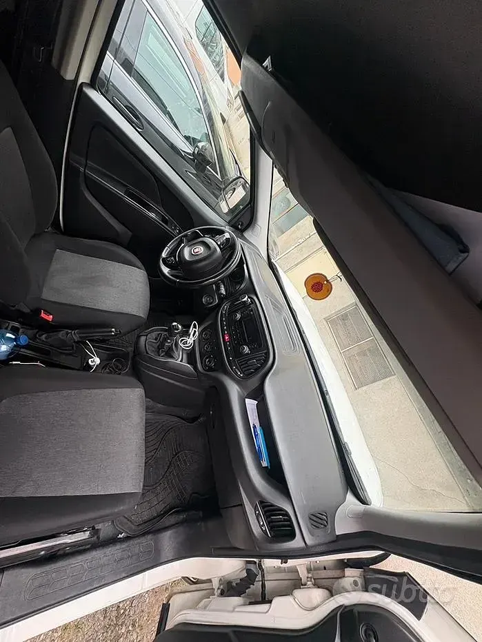 Usata Fiat Doblò 120 CV (88 kW) 2016 Bianco Monovolume