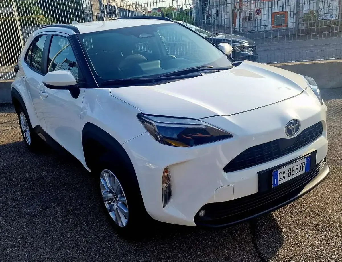 Usata Toyota Yaris Cross Active 92 CV (67 kW) 2025 Bianchissima SUV