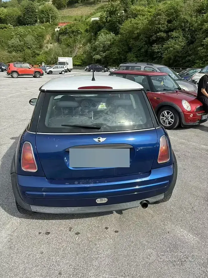 Begagnad Mini ONE 90 HK (66 kW) 2002 Blå Halvkombi