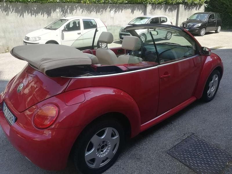 Usata VW New Beetle Cabriolet Edition 102 CV (75 kW) 2005 Rosso Cabrio