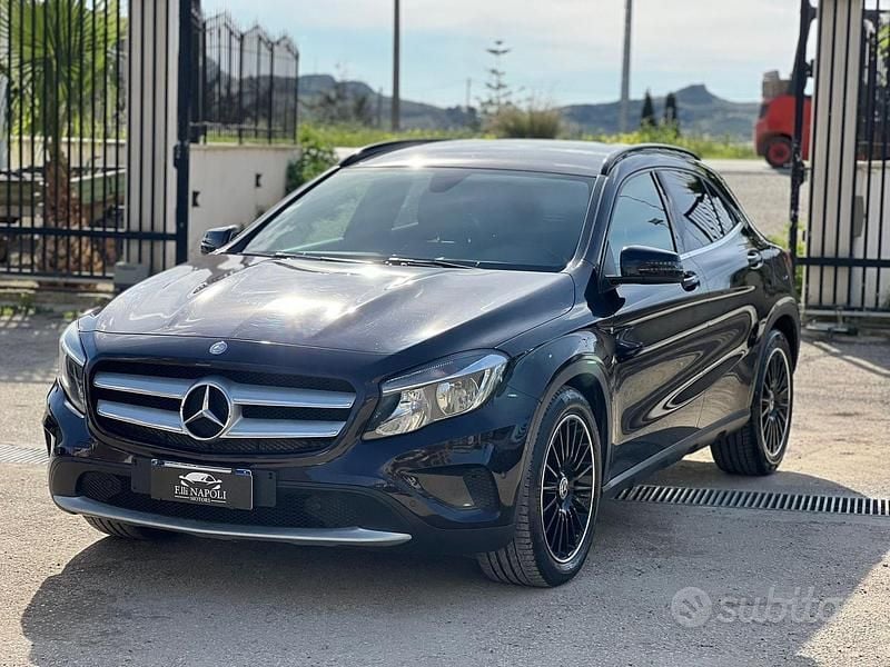 Viola Usata 2015 Mercedes GLA200 SUV | 14.900 € (Buon prezzo) - Immagine 1/4