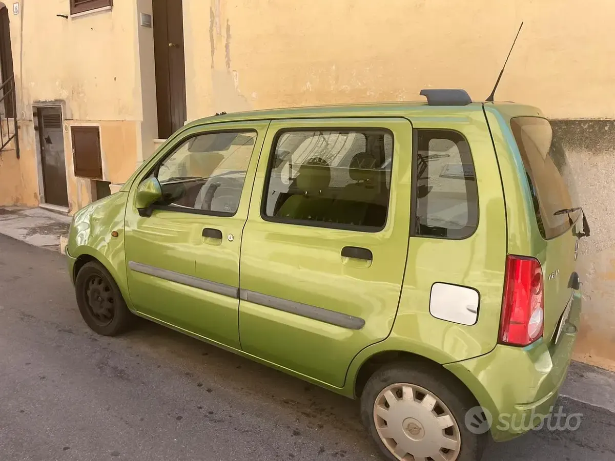 Usata Opel Agila 75 CV (55 kW) 2003 Monovolume