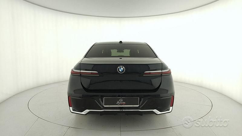 Usata BMW 740 M Sport 299 CV (219 kW) 2024 Nero Berlina