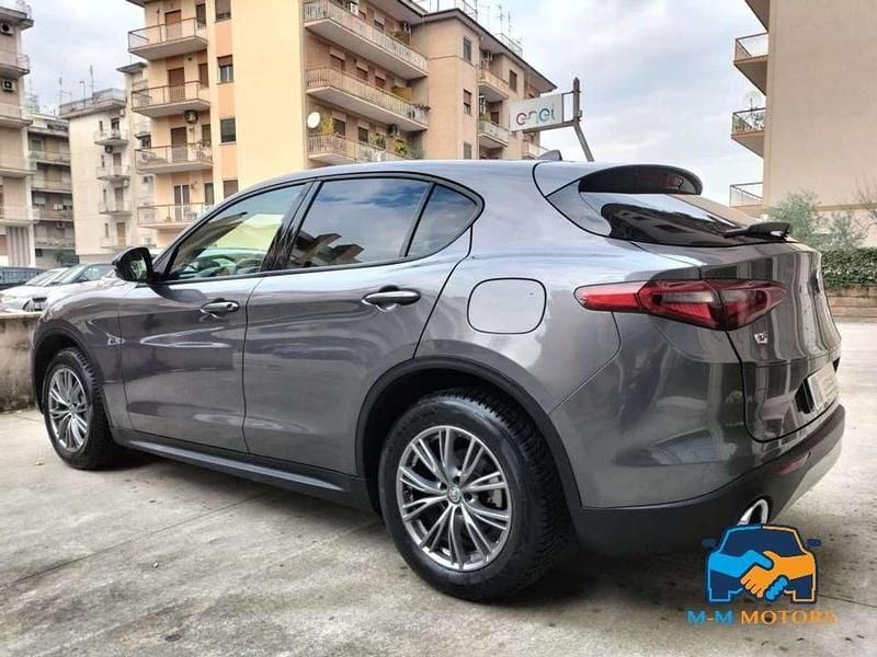 Usata Alfa Romeo Stelvio 209 CV (153 kW) 2018 Grigio SUV