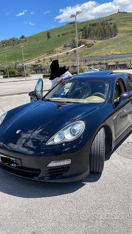 Usata Porsche Panamera 250 CV (183 kW) 2011 Nero Utilitaria