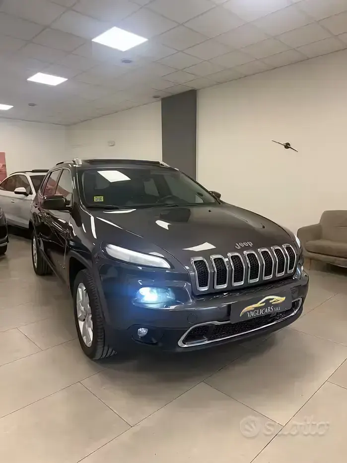 Usata Jeep Cherokee 140 CV (102 kW) 2014 Grigio SUV