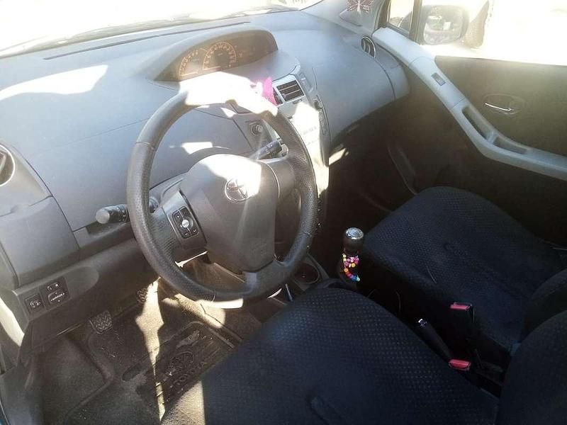 Gebraucht Toyota Yaris 101 PS (74 kW) 2011 Blau Kleinwagen