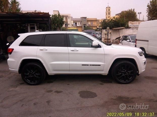 Usata Jeep Grand Cherokee Night Eagle 250 CV (183 kW) 2017 Bianco SUV