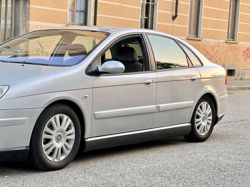 Usata Citroën C5 Elegance 109 CV (80 kW) 2007 Grigio alluminio metallizzato Berlina