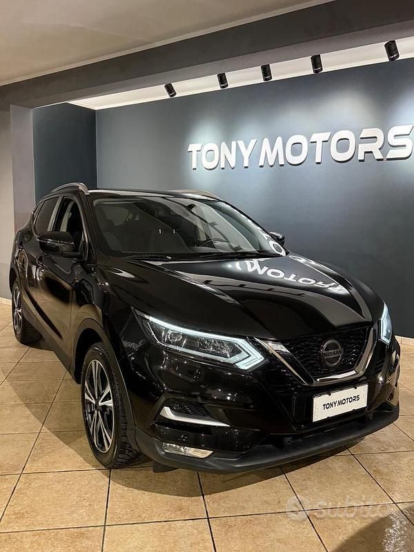 Usata Nissan Qashqai N-Connecta 130 CV (95 kW) 2018 Nero SUV