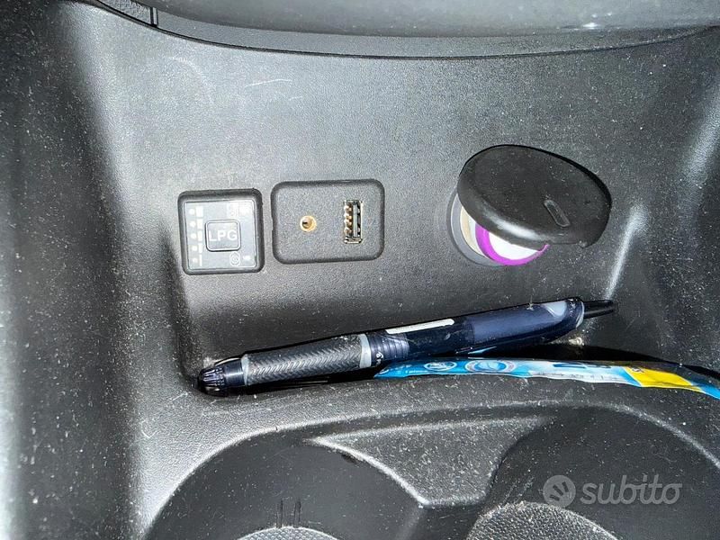 Usata Opel Corsa 90 CV (66 kW) 2015 Utilitaria