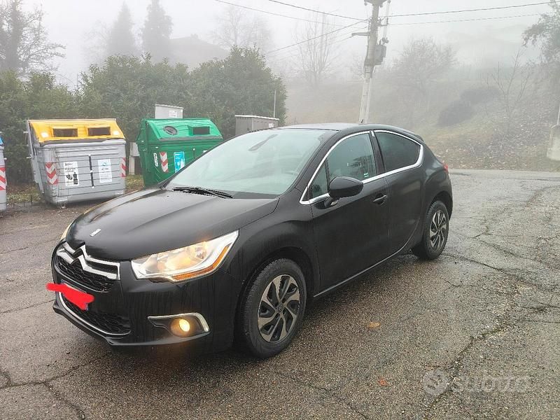 Nero Usata 2015 DS Automobiles DS4 Business Tre volumi | 6500 € (Buon prezzo) - Immagine 1/4