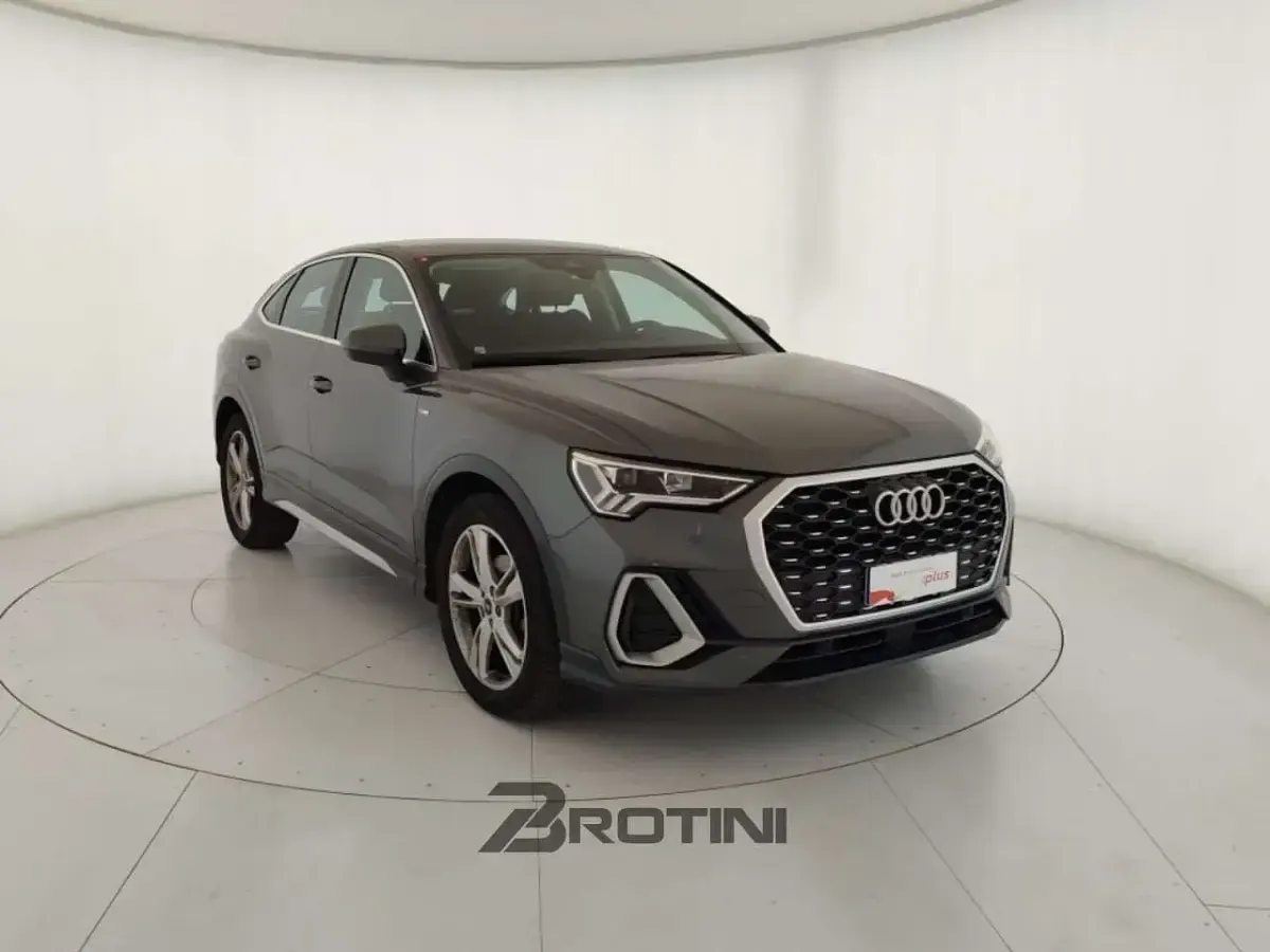 Usata Audi Q3 S-Line 150 CV (110 kW) 2023 Grigio SUV