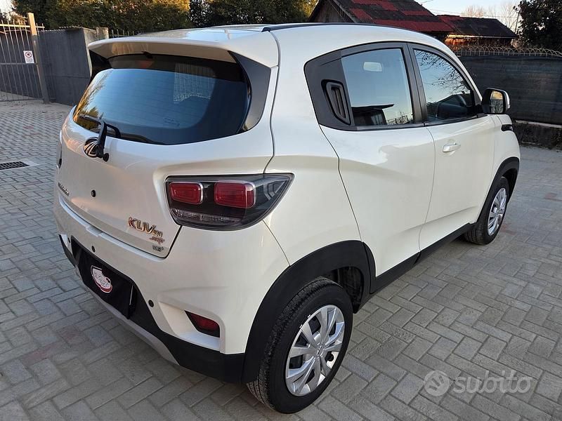 Usata Mahindra KUV100 87 CV (63 kW) 2020 Bianco SUV