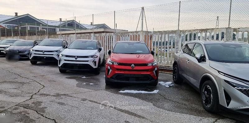 Usata Renault Captur Techno 91 CV (66 kW) 2025 Argento SUV
