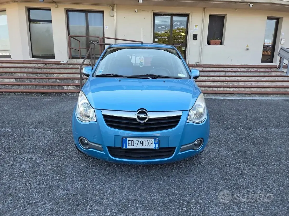 Usata Opel Agila Enjoy 65 CV (47 kW) 2010 Bluazzurro Utilitaria