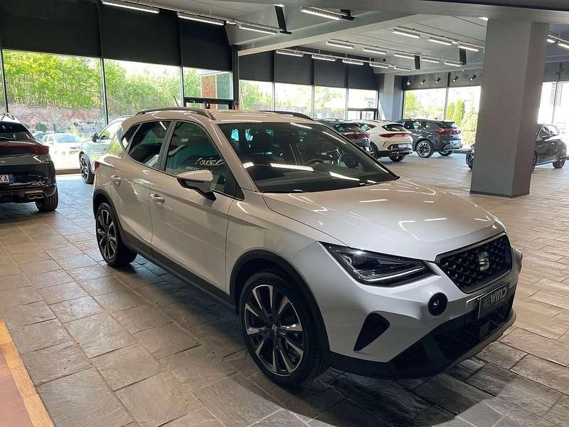 Nuova Seat Arona Black Edition 95 CV (69 kW) 2025 Bianco SUV