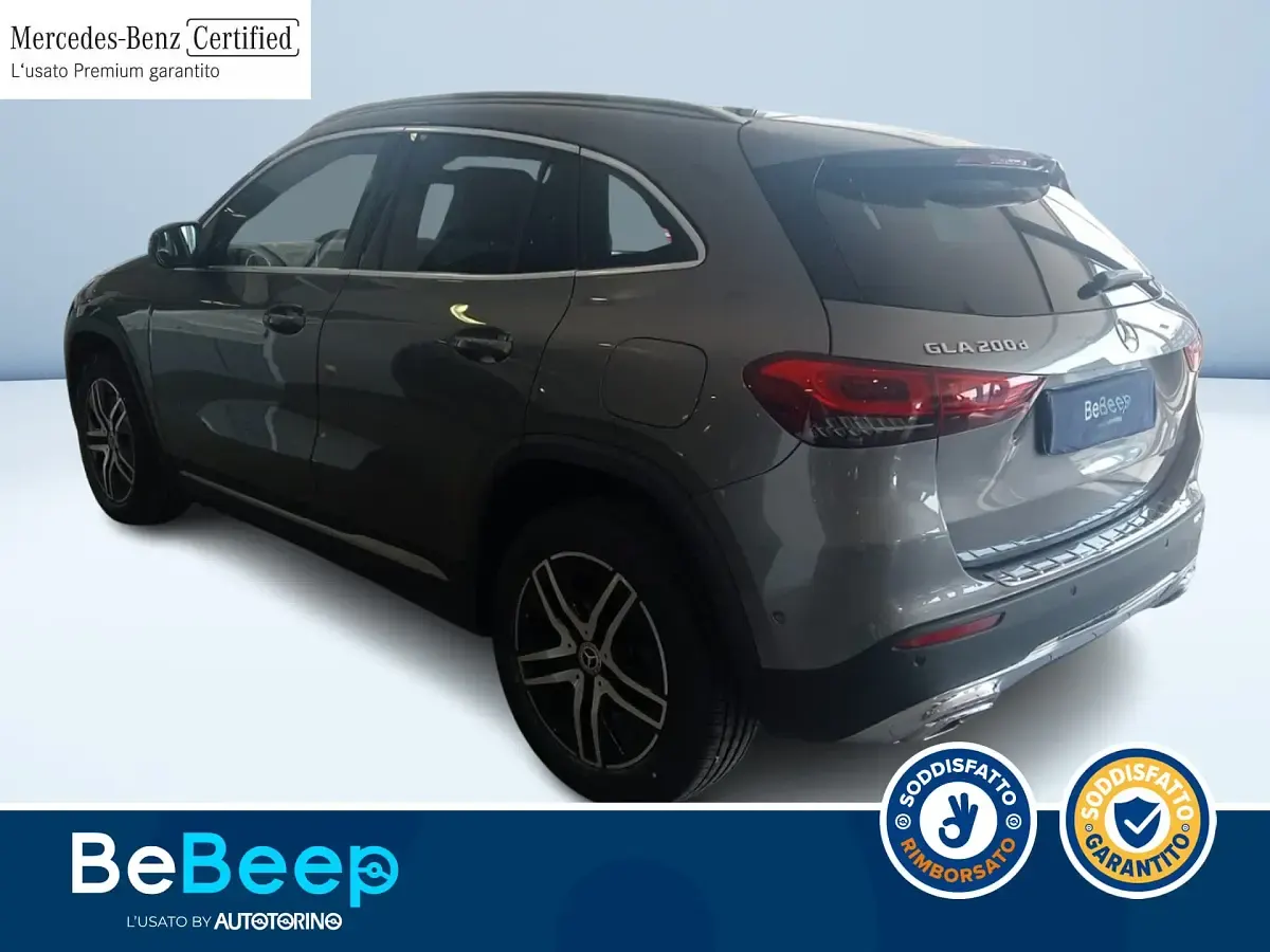 Usata Mercedes GLA200 150 CV (110 kW) 2022 Grigio metallizzato SUV