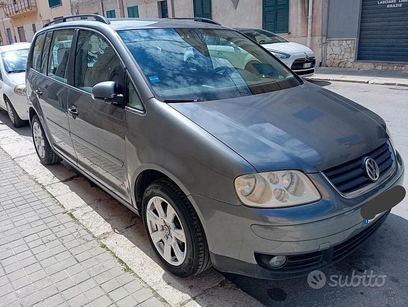 Usata VW Touran 105 CV (77 kW) 2005 Grigio Monovolume
