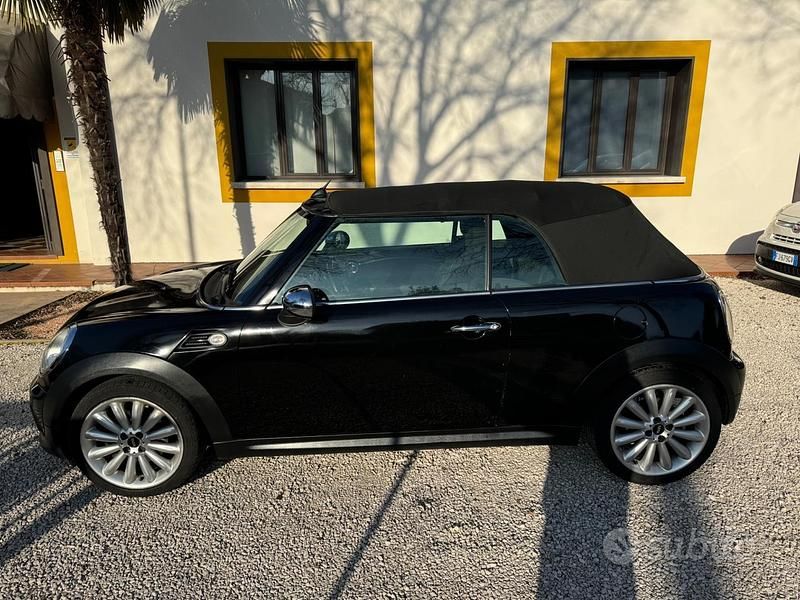 Usata Mini Cooper D Cabriolet 112 CV (82 kW) 2014 Nero Cabrio