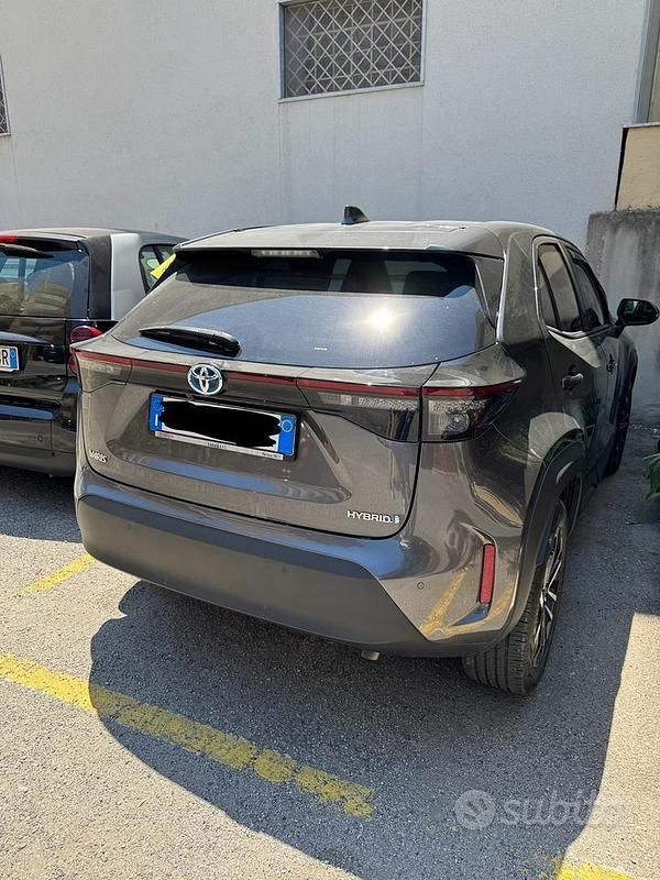 Usata Toyota Yaris Cross Trend 92 CV (67 kW) 2022 Grigio SUV
