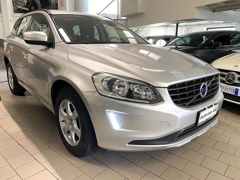 Usata Volvo XC60 Business Edition 150 CV (110 kW) 2017 Argento SUV