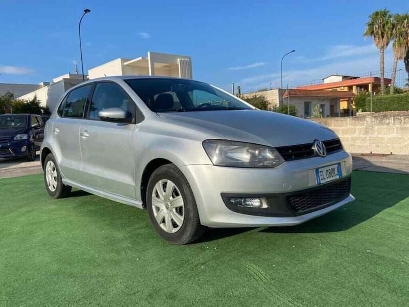 Usata VW Polo Trendline 75 CV (55 kW) 2012 Grigio Berlina