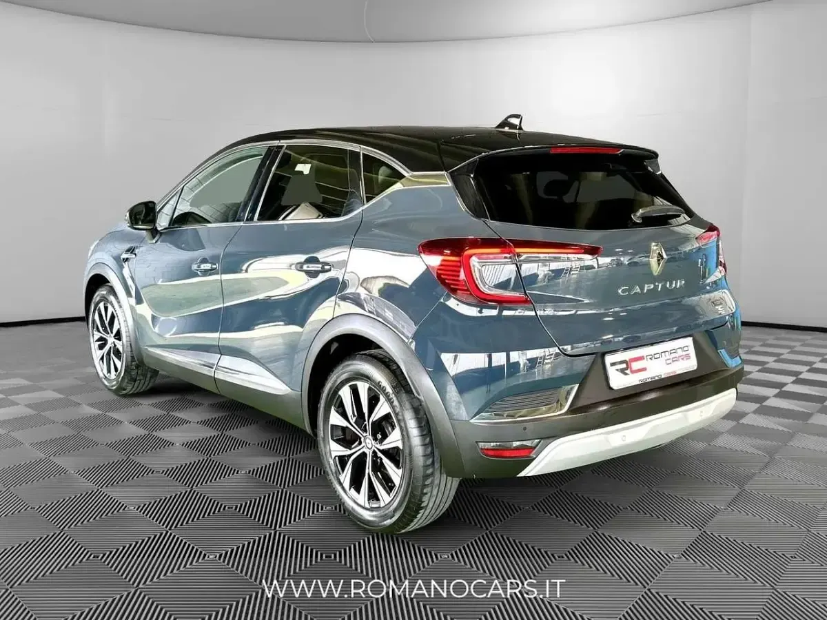 Usata Renault Captur Techno 90 CV (66 kW) 2023 Grigio SUV
