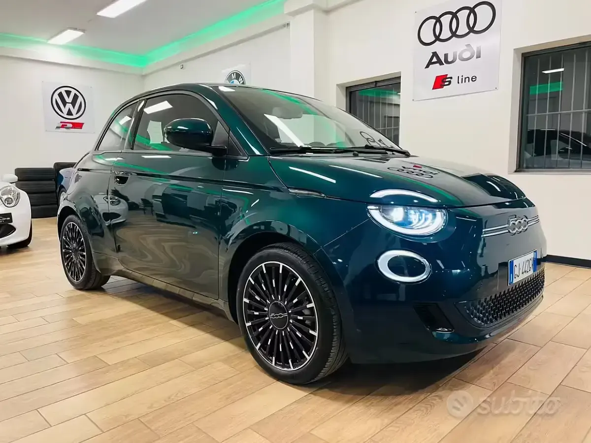 Usata Fiat 500e Icon 42 kW (58 CV) 2022 Verde Berlina