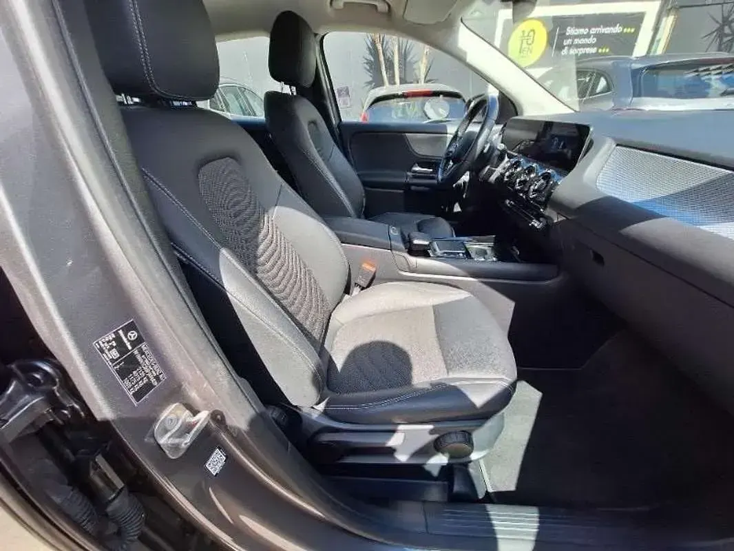 Usata Mercedes GLA200 Business 150 CV (110 kW) 2023 SUV
