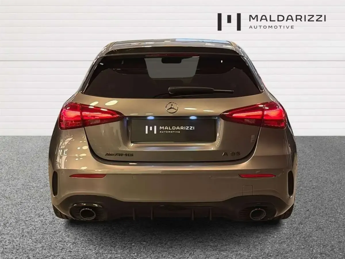 Usata Mercedes A35 AMG AMG Line Premium Plus 306 CV (225 kW) 2024 Grigio montagna Berlina