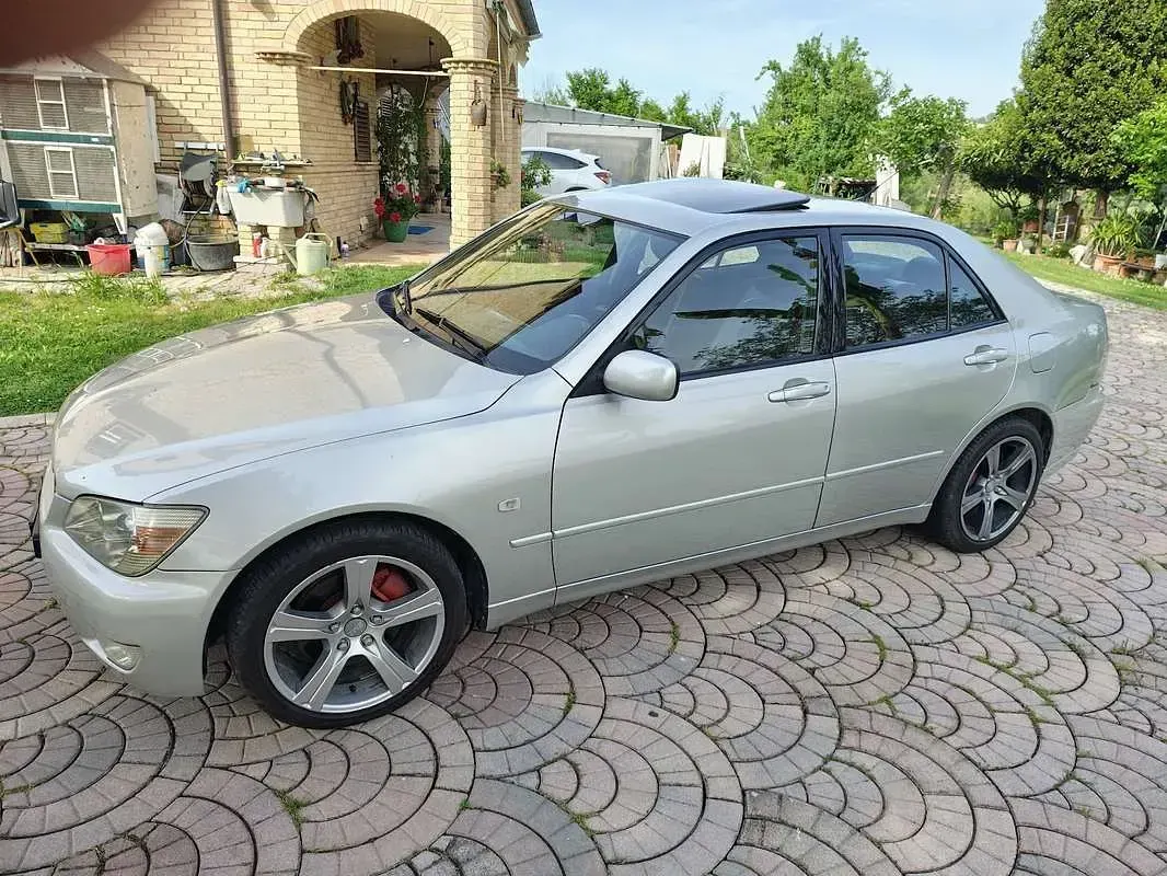 Usata Lexus IS200 155 CV (114 kW) 2000 Berlina