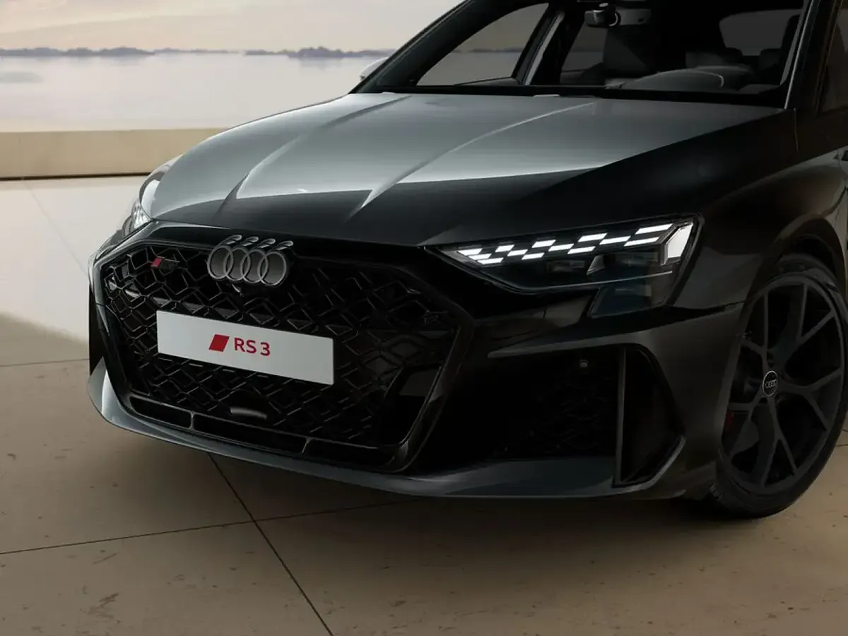 Nuova Audi RS3 Comfort 400 CV (294 kW) 2026 Grigio daytona perlato Berlina