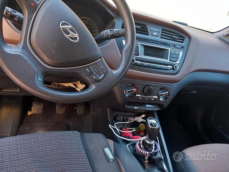 Usata Hyundai i20 85 CV (62 kW) 2016 Berlina
