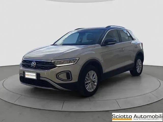 Usata VW T-Roc Life 110 CV (80 kW) 2023 Beige SUV