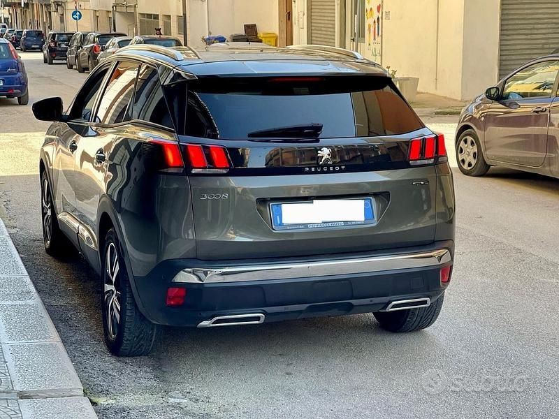 Usata Peugeot 3008 GT-line 120 CV (88 kW) 2017 Grigio Station wagon