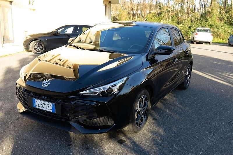 Usata MG MG3 Luxury 102 CV (75 kW) 2025 Nero Utilitaria