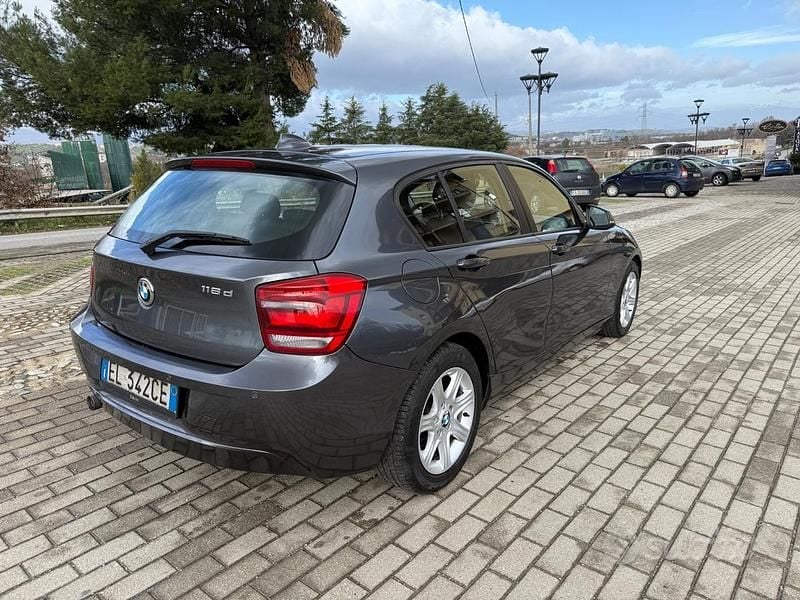 Usata BMW 118 M Sport 143 CV (105 kW) 2011 Grigio Utilitaria
