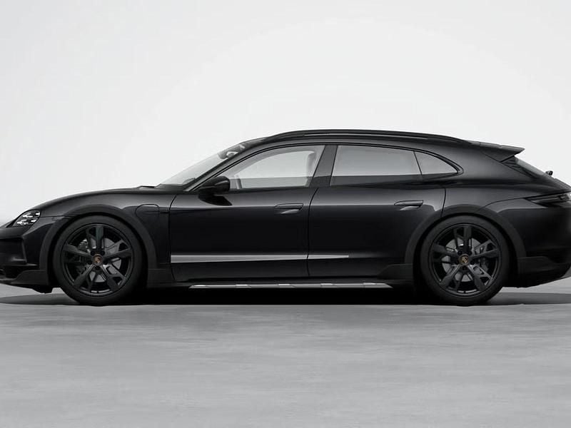 Nuova Porsche Taycan Cross Turismo 300 kW (408 CV) 2026 Nero jet metallizzato