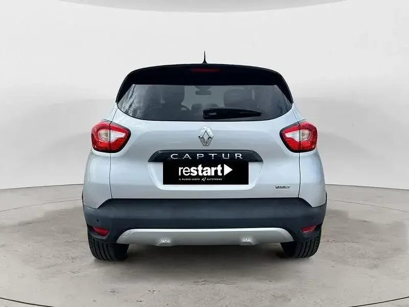 Usata Renault Captur Intens 90 CV (66 kW) 2017 Argento SUV