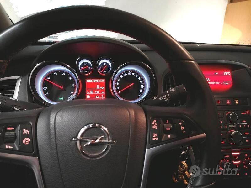 Usata Opel Astra Cosmo 110 CV (80 kW) 2015 Blu/azzurro Berlina