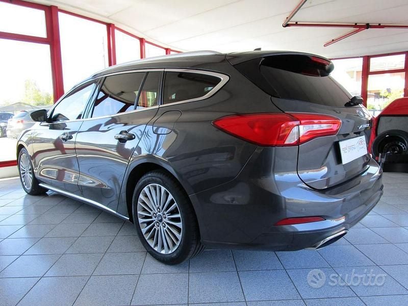 Usata Ford Focus Vignale 125 CV (91 kW) 2019 Grigio Station wagon