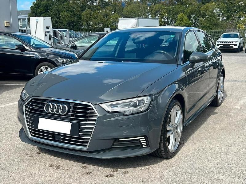 Grigio Usata 2020 Audi A3 e-tron Admired Due volumi | 17.900 € (Super prezzo) - Immagine 1/4
