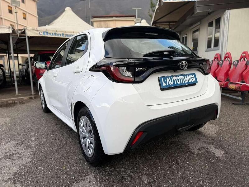 Usata Toyota Yaris Hybrid Active 101 CV (74 kW) 2025 Bianco Utilitaria